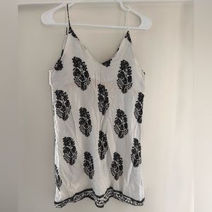SHEIN Leaf Pattern Sleeveless Top